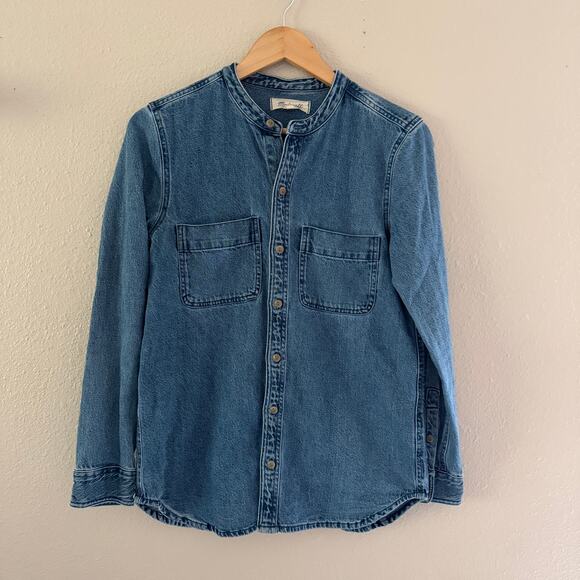Madewell Chambray button down short - Picture 2 of 8